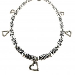 Necklace Dotted elements with hearts