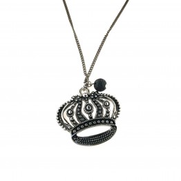 Queen necklace with lava stone