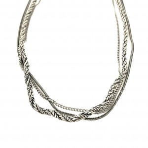 Tris Chain Necklace